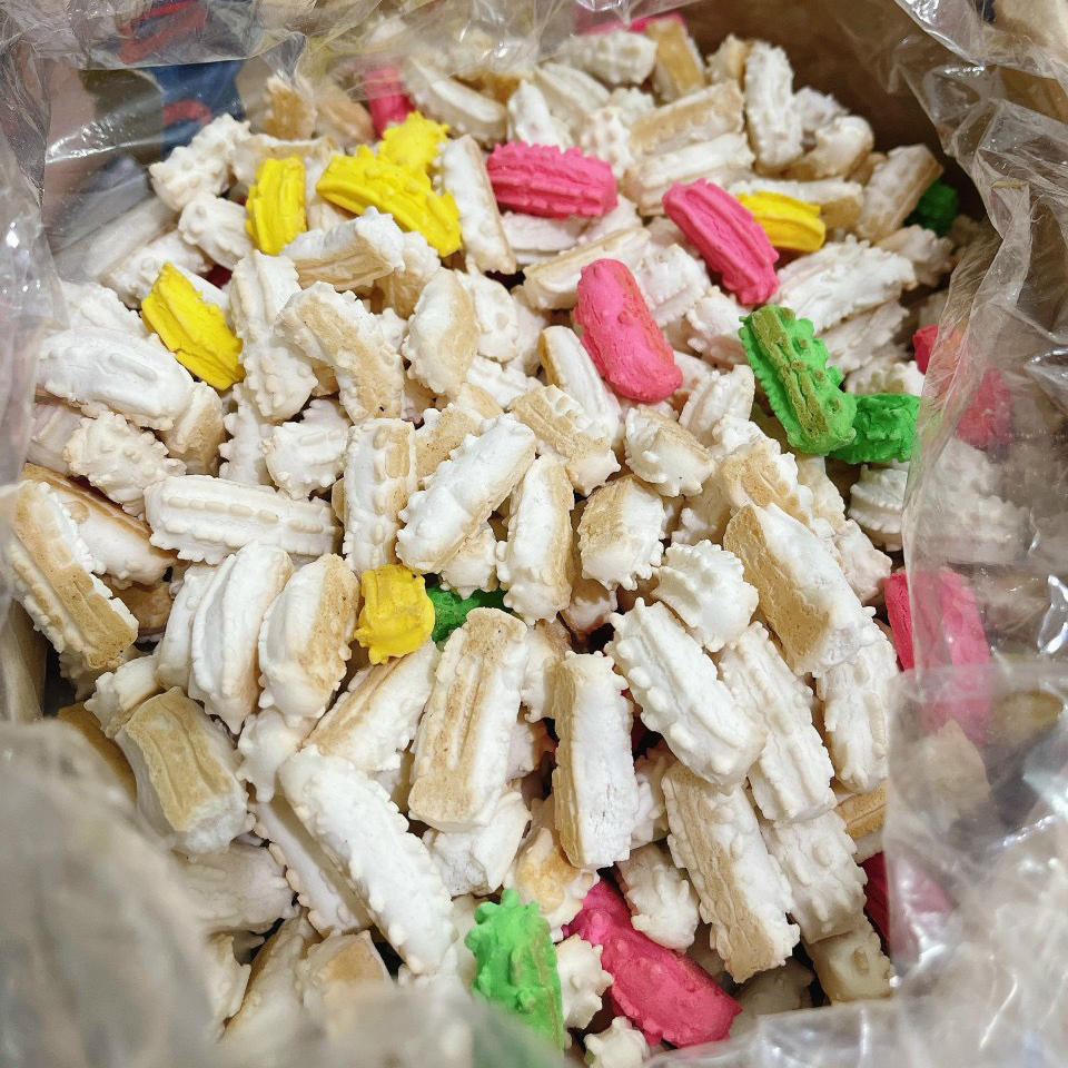 Bánh Men Gai Sữa Nhiều Màu Sắc Tuổi Thơ ~180g