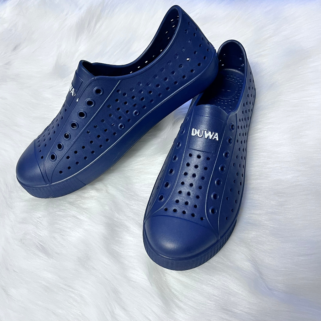 Giày mọi nam Duwa DH268-1, giày lười nam lỗ thoáng khí đi mưa đi nắng vô cùng tiện lợi và thoải mái. Hàng chính hãng
