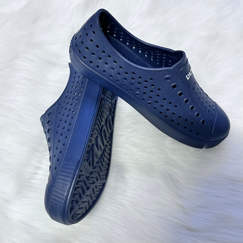 Giày mọi nam Duwa DH268-1, giày lười nam lỗ thoáng khí đi mưa đi nắng vô cùng tiện lợi và thoải mái. Hàng chính hãng