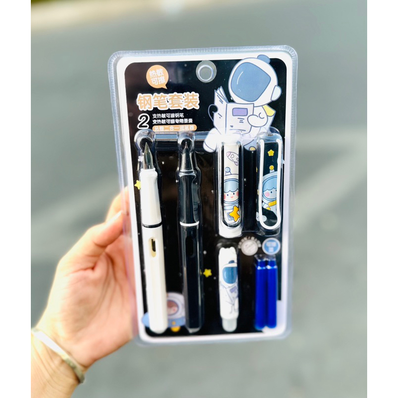 Set 2 Bút Máy Gắn Ống Mực Gồm 1 Bút Thanh Đậm Và 1 Bút Máy Kim Tinh Mẫu Gấu Thỏ Cute