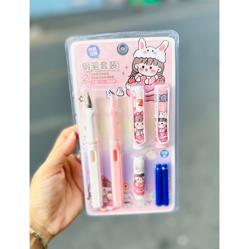 Set 2 Bút Máy Gắn Ống Mực Gồm 1 Bút Thanh Đậm Và 1 Bút Máy Kim Tinh Mẫu Gấu Thỏ Cute