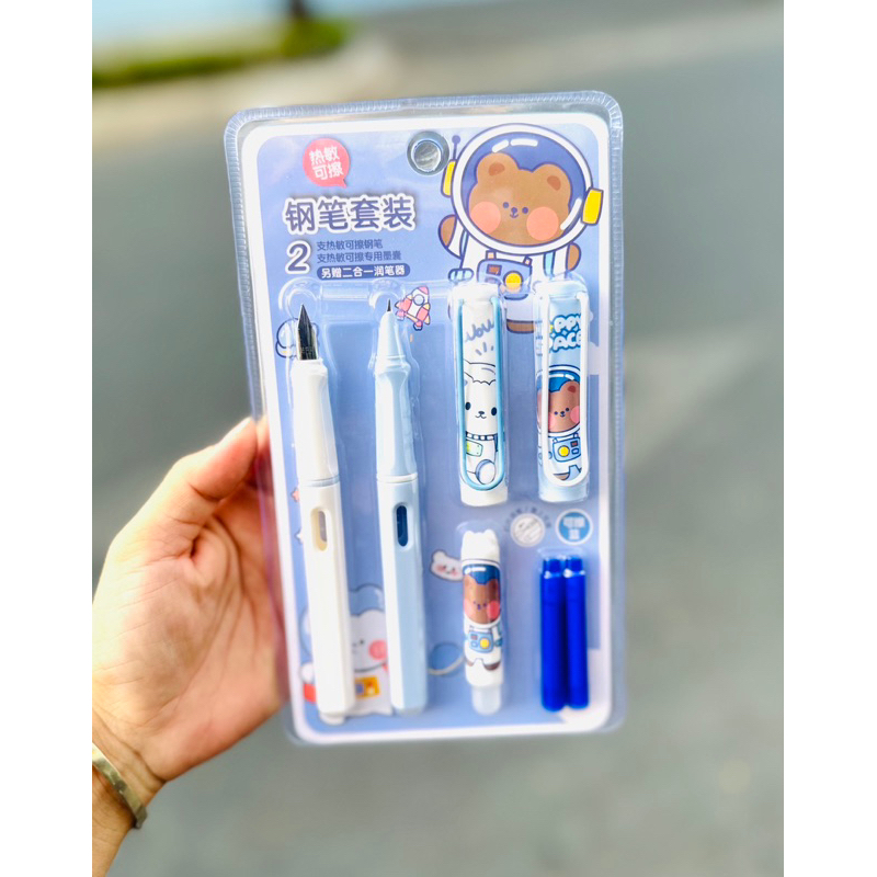 Set 2 Bút Máy Gắn Ống Mực Gồm 1 Bút Thanh Đậm Và 1 Bút Máy Kim Tinh Mẫu Gấu Thỏ Cute