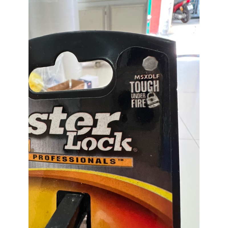 Ổ khóa Master Lock M5 XDLF thân thép lá rộng 50mm càng dài 38mm 2 chìa - MSOFT