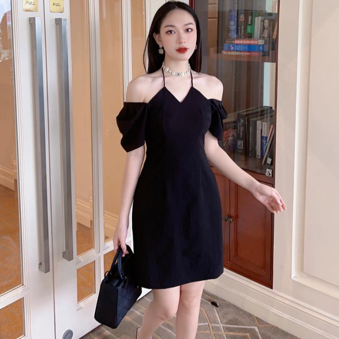 Đầm kiểu ngắn thắt dây sau cổ thời trang GAGO màu đen GG4304