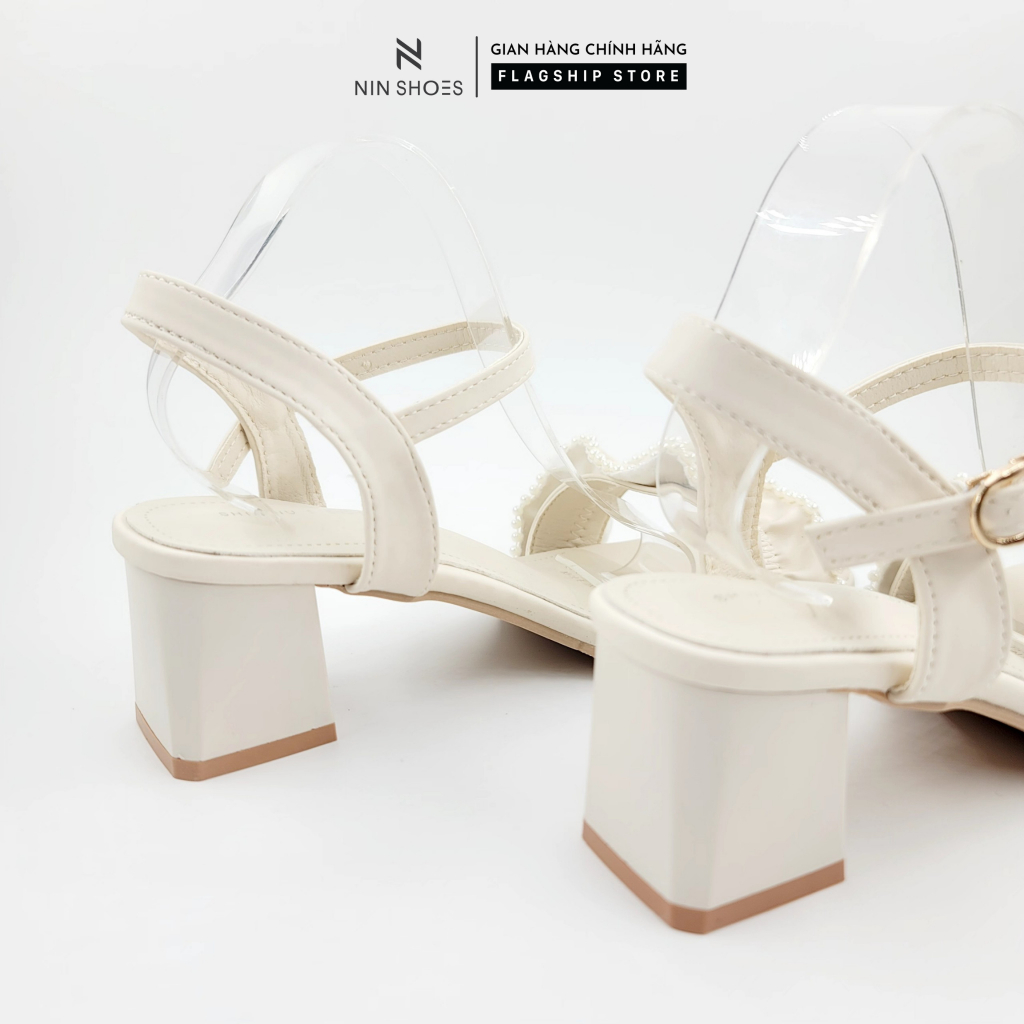 Sandal nữ Ninshoes cao gót 7 phân mũi vuông gót vuông khóa cài quai nhúm đính ngọc