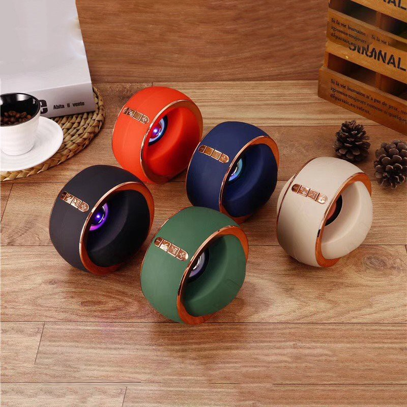 Thiết kế nhỏ gọn, công suất lớn cùng khả năng chống ẩm khá tốt. Loa bluetooth nghe nhạc jbl 2+ được bọc bên ngoài bằng c