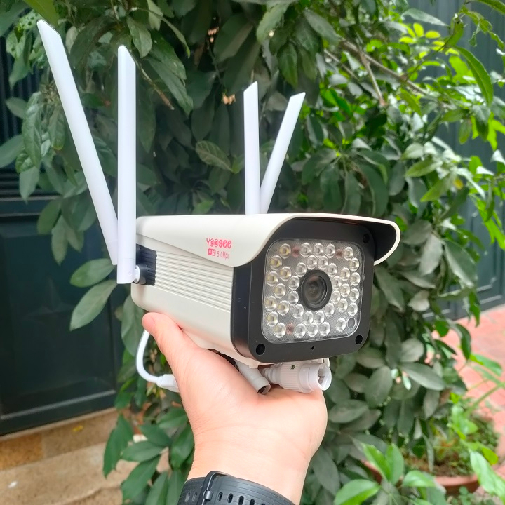 Camera ngoài trời yoosee thân 4 râu 36led quay quét 360 độ, đàm thoại 2 chiều, chịu nắng mưa, có màu ban đêm