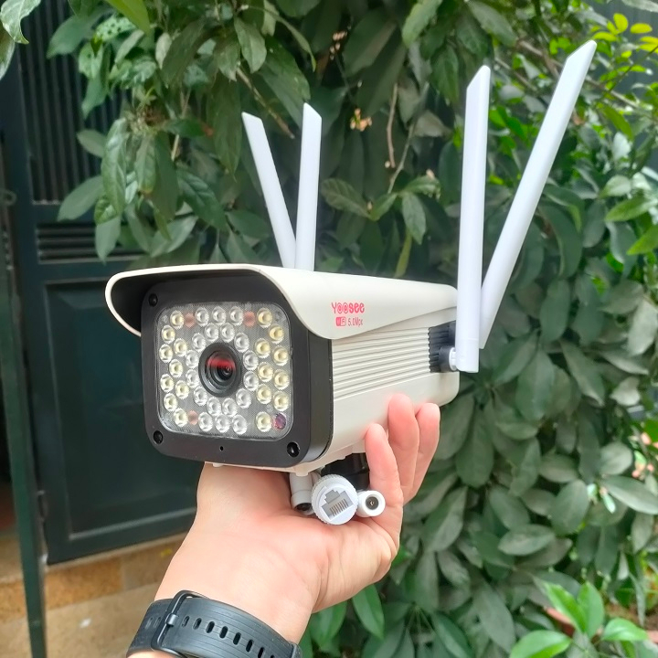 Camera ngoài trời yoosee thân 4 râu 36led quay quét 360 độ, đàm thoại 2 chiều, chịu nắng mưa, có màu ban đêm