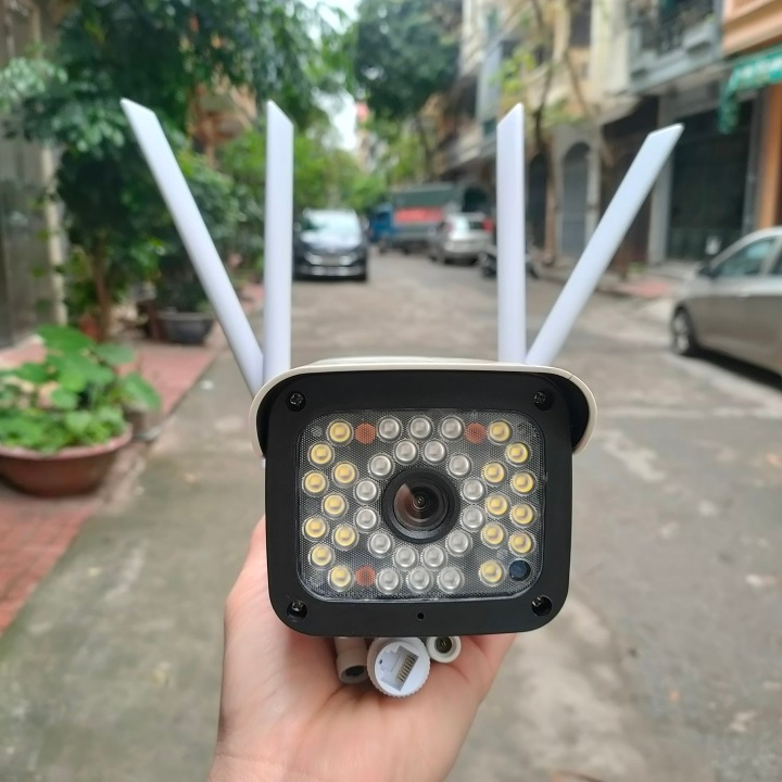 Camera ngoài trời yoosee thân 4 râu 36led quay quét 360 độ, đàm thoại 2 chiều, chịu nắng mưa, có màu ban đêm
