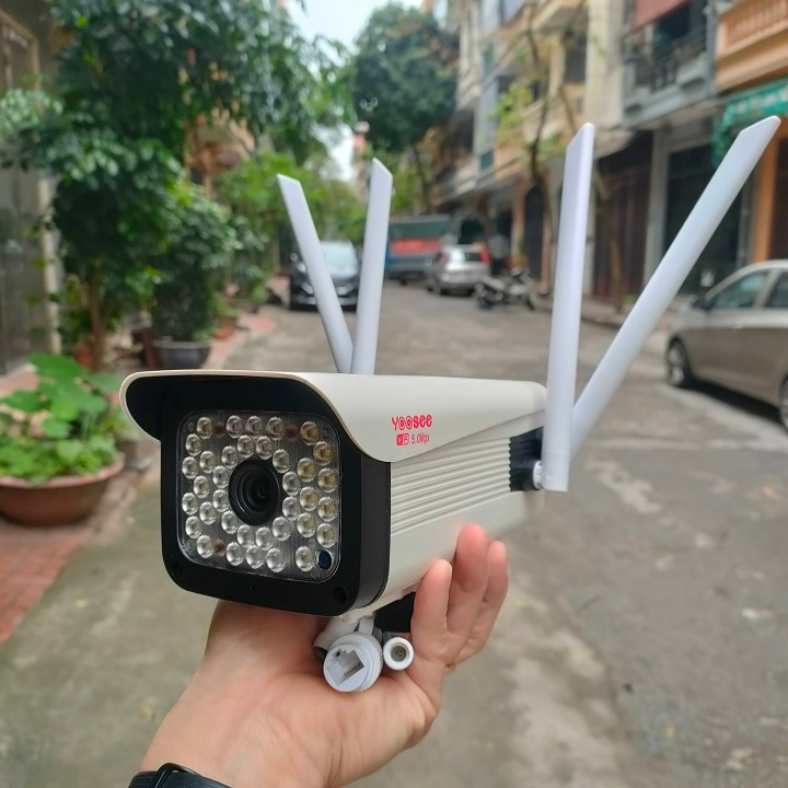 Camera ngoài trời yoosee thân 4 râu 36led quay quét 360 độ, đàm thoại 2 chiều, chịu nắng mưa, có màu ban đêm