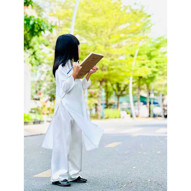 Áo Dài Lụa Trắng Cao Cấp Bé Gái