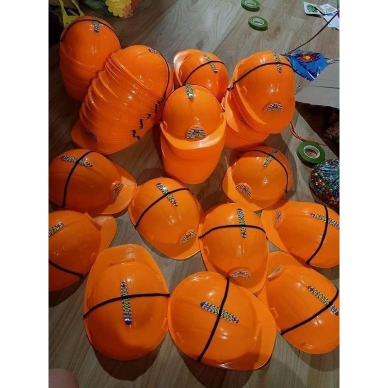 Mũ công có quái cài cho trẻ chơi góc xây dựng