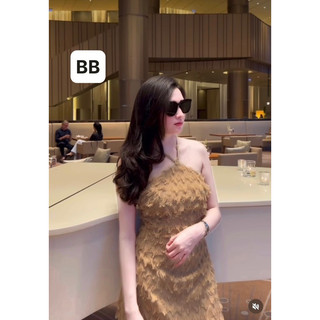 Đầm sóng tua rua cổ yếm