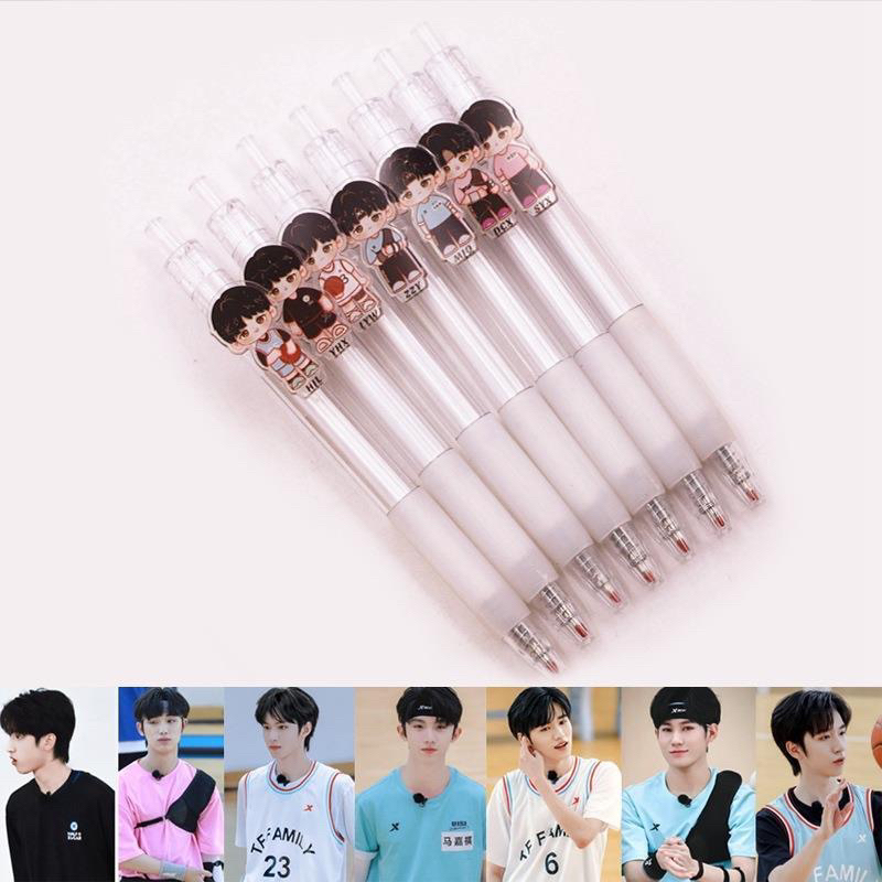 Bút kèm standee TNT