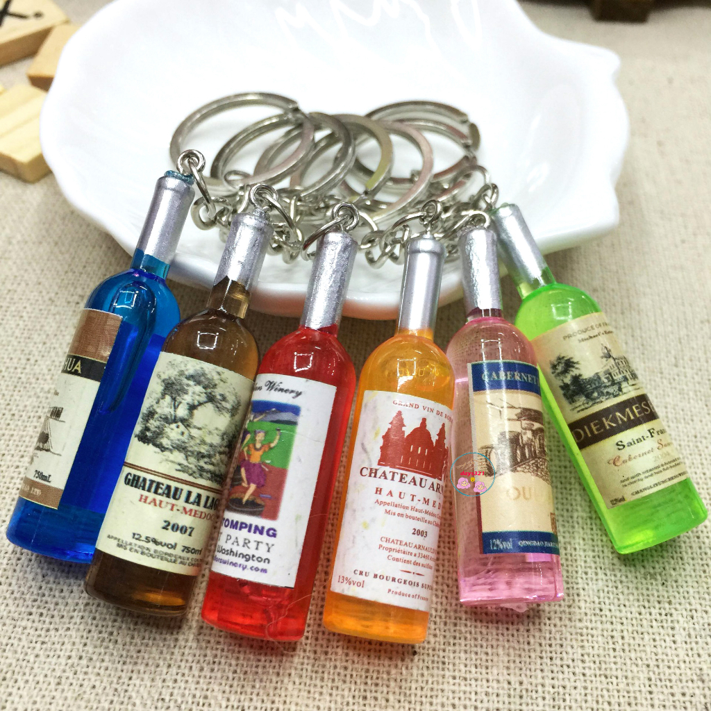 Móc khoá Chai Rượu Vang Độc Đáo Tiện Lợi Hình Chai Bia Acrylic Dễ Thương