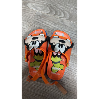 Thanh lí 5 bộ đồ và 1 đôi giày