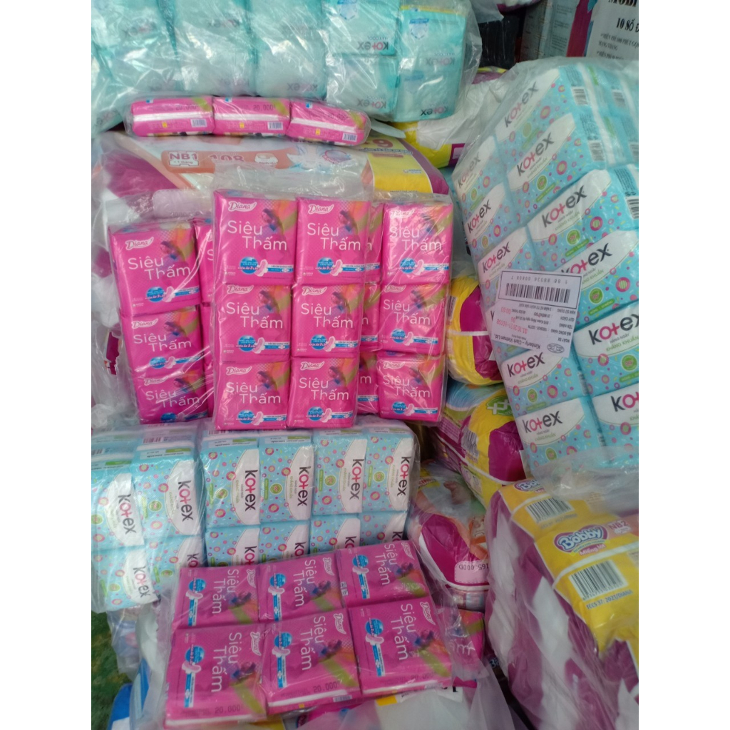 Lốc 6 Gói Băng Vệ Sinh Diana Siêu Thấm có cánh 23cm