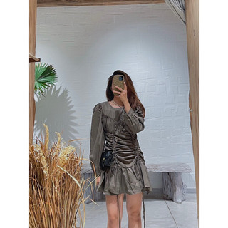 đầm basic dây rút