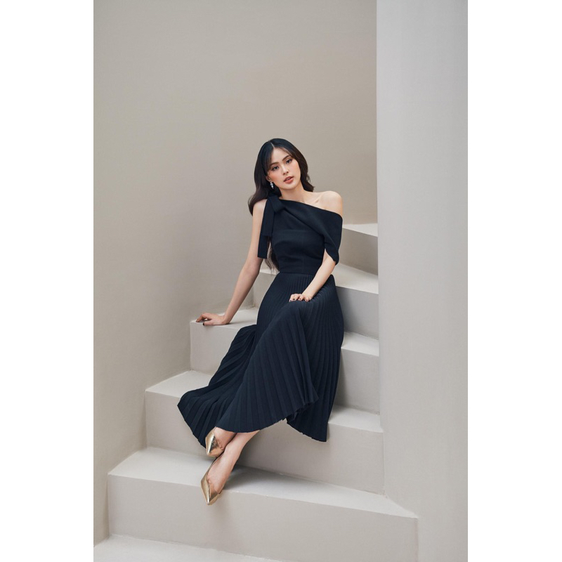 Váy Lane Jt lệch vai đen! 100% chính hãng! 1950K