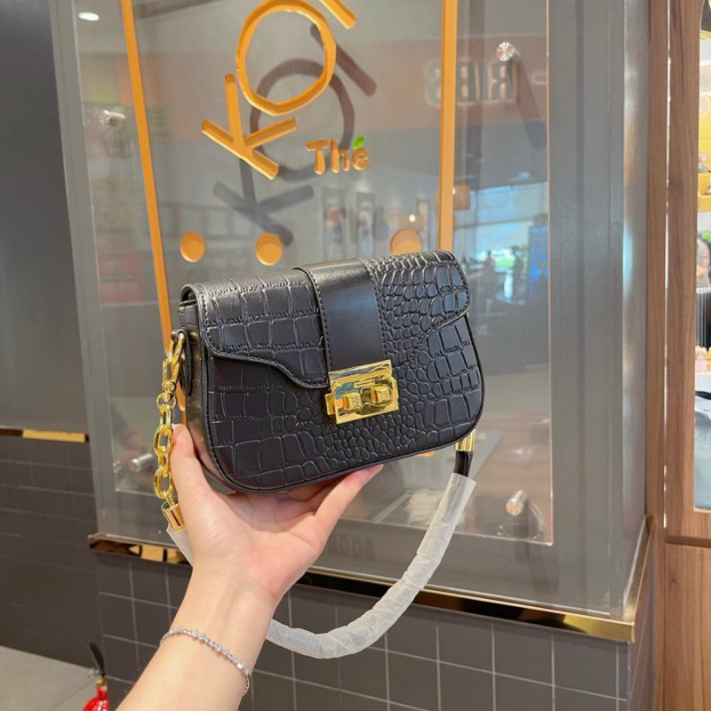 Túi kẹp nách nữ vân da cá sấu size 22cm khóa bấm vuông túi đeo chéo thời trang cao cấp thiết kế Quảng Châu