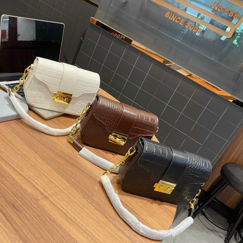 Túi kẹp nách nữ vân da cá sấu size 22cm khóa bấm vuông túi đeo chéo thời trang cao cấp thiết kế Quảng Châu