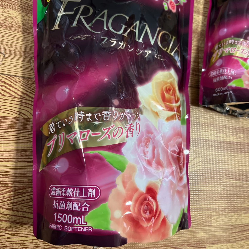 Nước xả đậm đặc làm mềm vải Rocket soap 1.5L lưu hương dài lâu (túi refill)