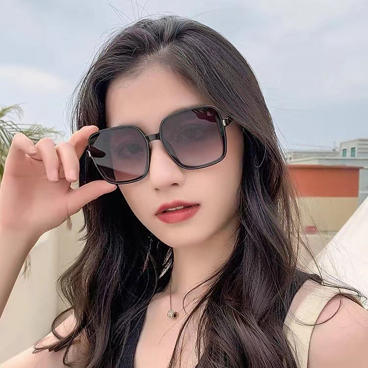 Kính râm thời trang kiểu dáng Hàn quốc, Kính mát chống tia UV D105