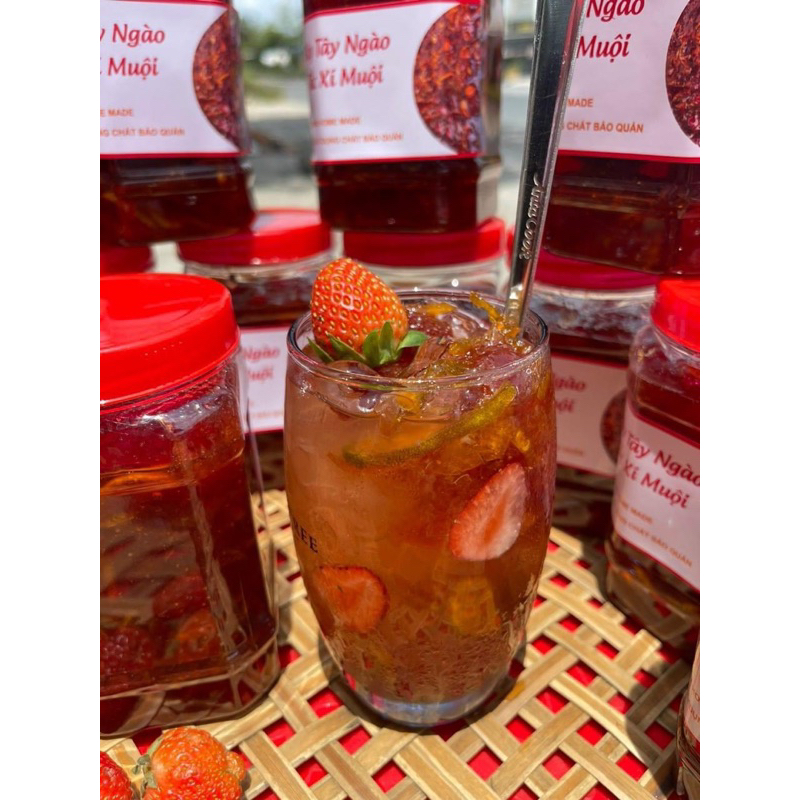 Mứt dâu Tây rim tắc xí muội hộp 500gr