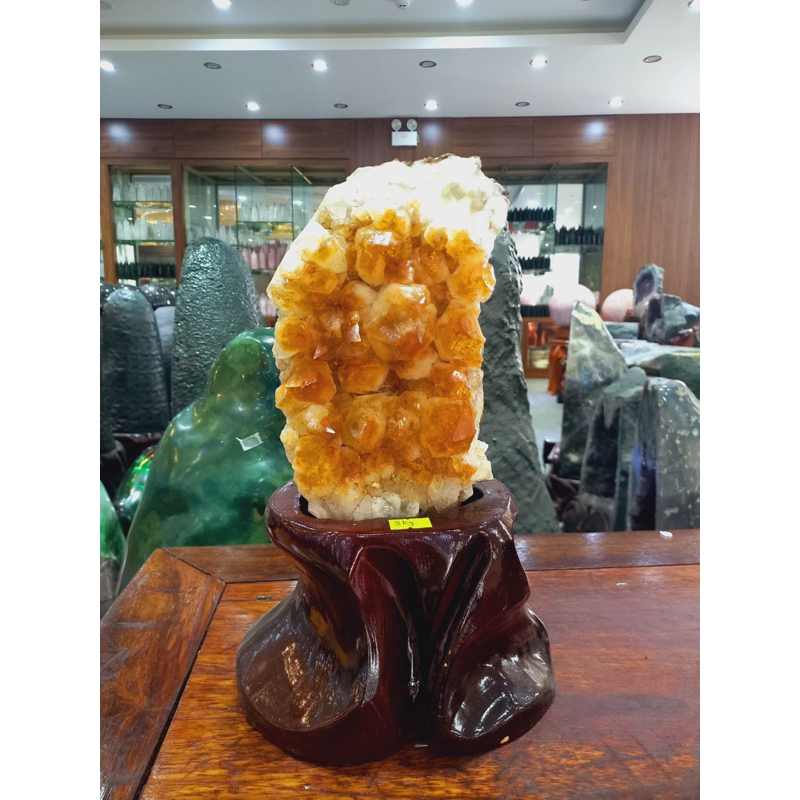 Động phong thủy đá thach anh vang hàng thiên nhiên