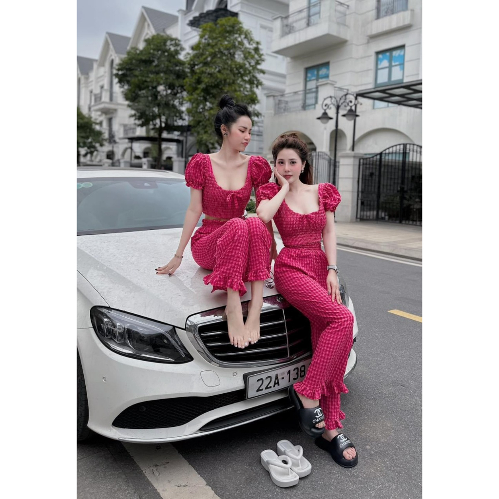 Set bộ đũi xốp caro áo nhún cổ vuông tay búp đính nơ croptop quần dài ống suông hot 3 màu