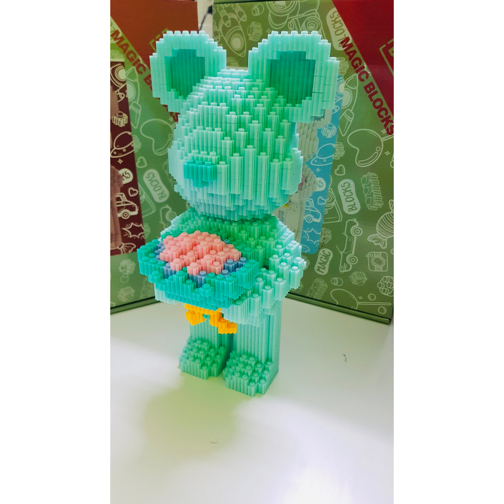 Tặng kèm búa - Đồ chơi lắp ráp gấu Bearbrick ôm hoa 35cm nhiều mẫu đẹp