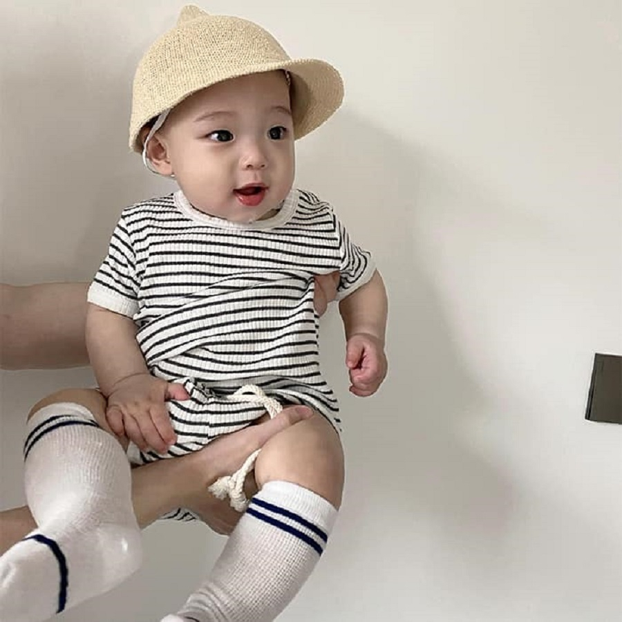 Bộ đồ ngắn tay thun tăm lạnh co giãn, mềm mịn thoáng mát cho bé từ 5kg đến 17kg
