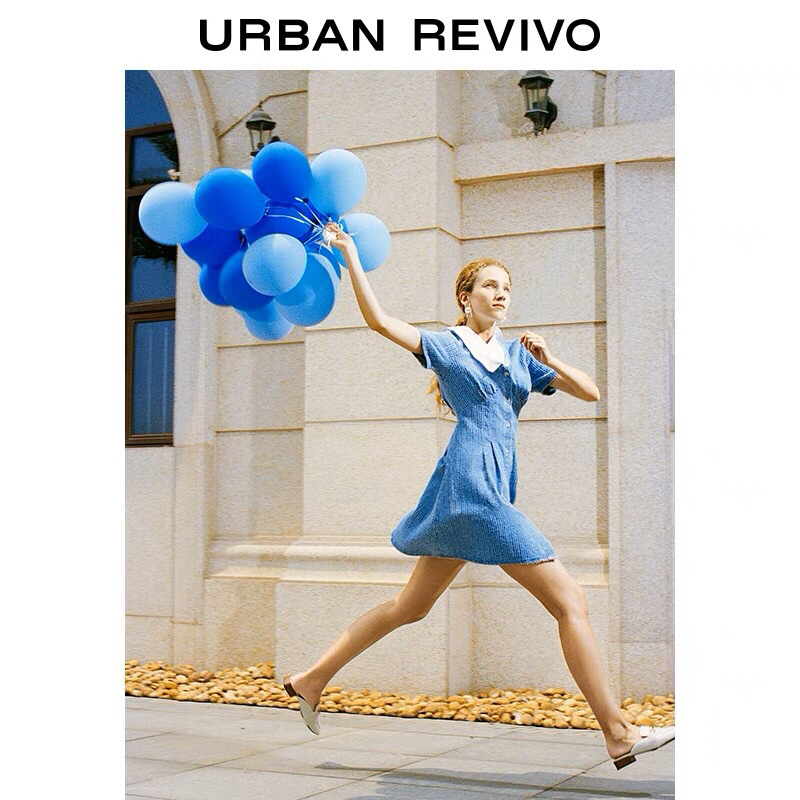 Đầm bò xanh Urban Revivo