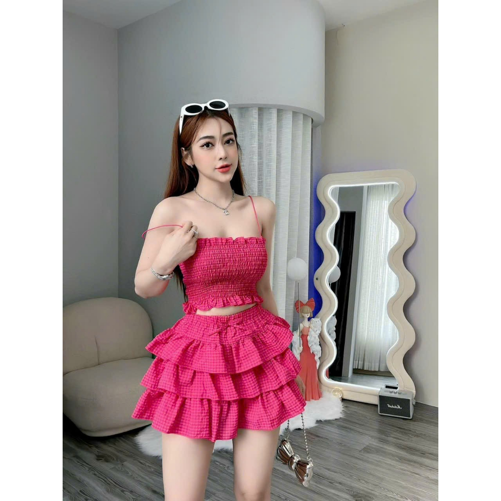 SÉT CHÂN VÁY XẾP TẦNG KÈM ÁO NHÚN ÔM HAI DÂY CỰC DỄ THƯƠNG