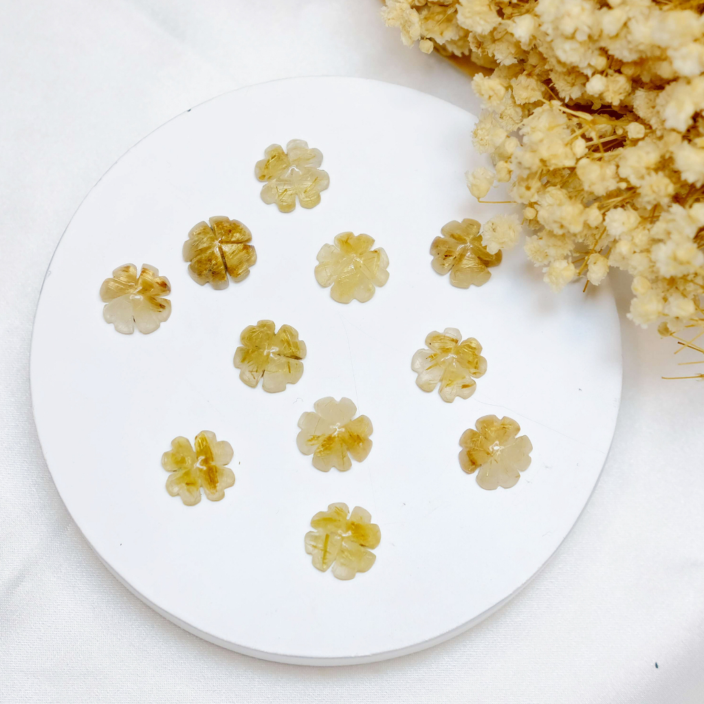 Mặt cỏ bốn lá tóc vàng dùng xỏ vòng tay, mặt dây, mặt nhẫn UPCARA