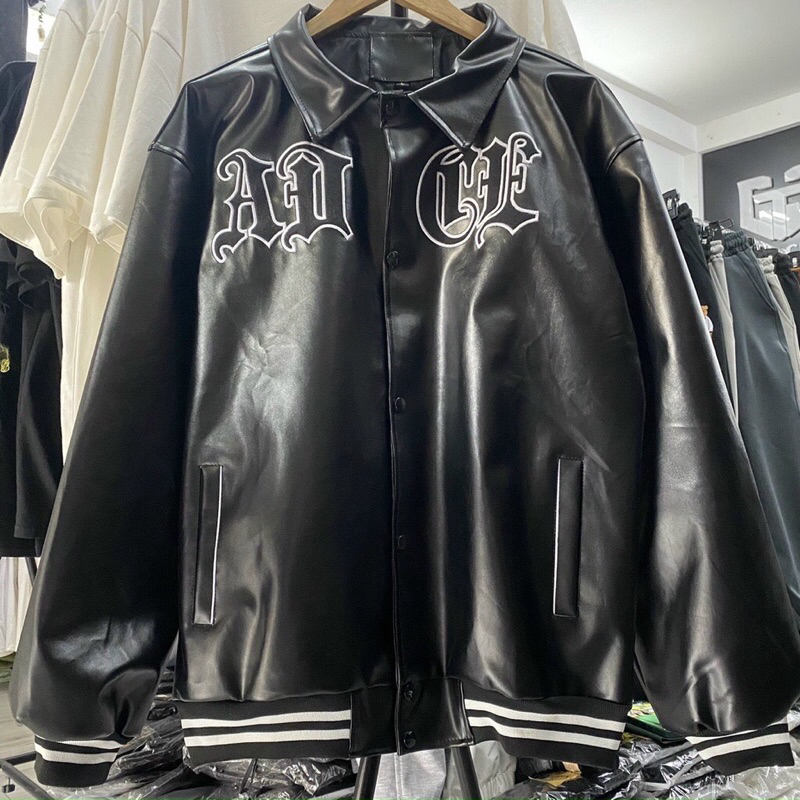 Áo khoác bomber varsity jacket chữ vải lót da đen.