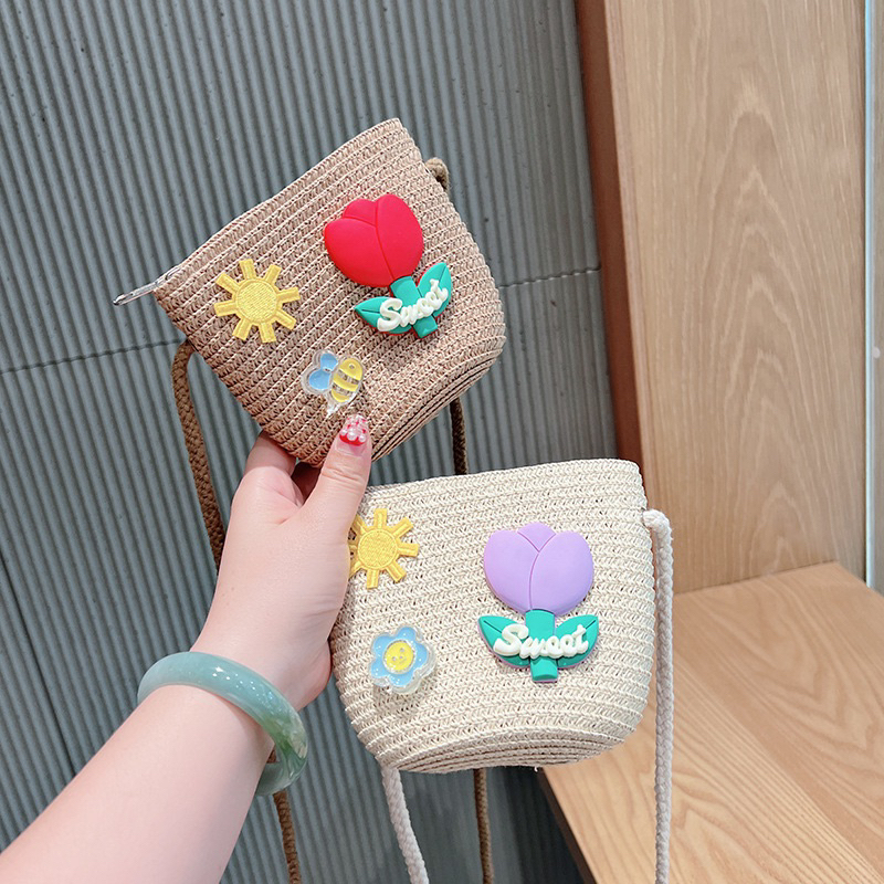 Túi cói mini đính hoa xinh đi biển cho bé