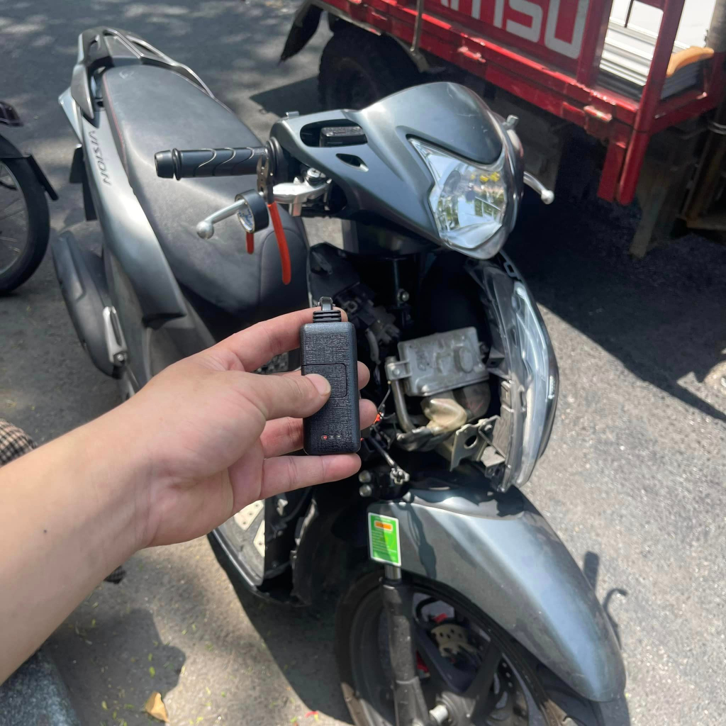 Định vị GPS EV04 chip 4G định vị ô tô định vị xe máy định vị xe điện báo rõ vị trí xe xem lại hành trình 90 ngày có sim