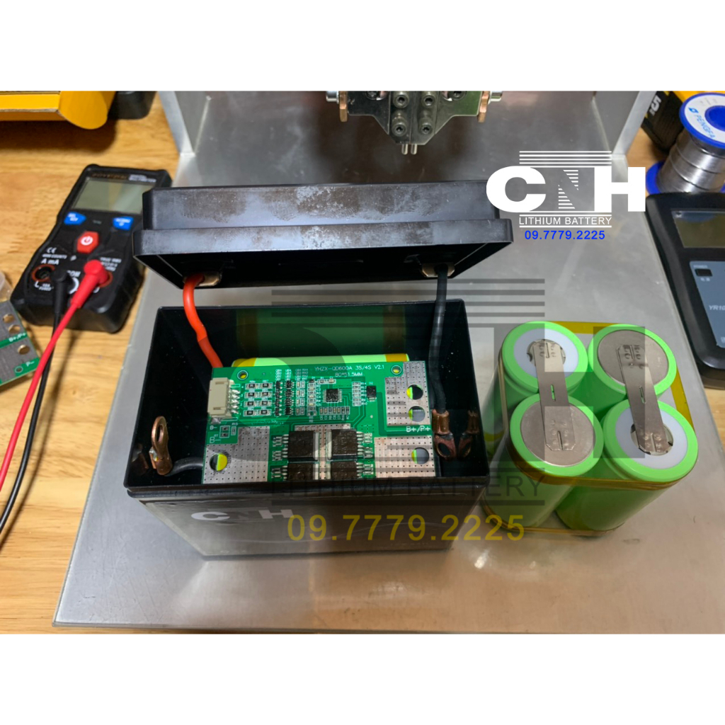 Bình ắc quy Lithium 12V - 6Ah thay thế cho Ắc quy xe máy