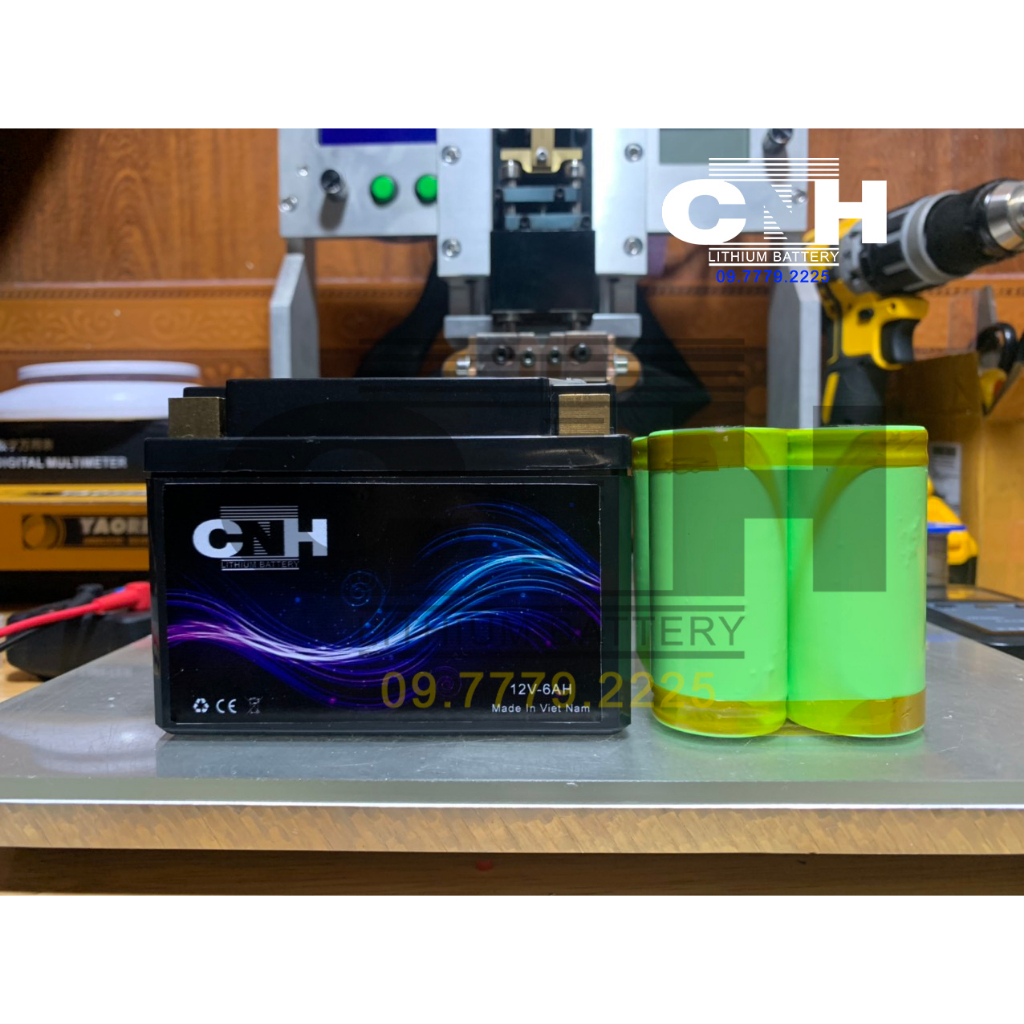 Bình ắc quy Lithium 12V - 6Ah thay thế cho Ắc quy xe máy