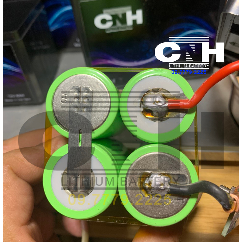 Bình ắc quy Lithium 12V - 6Ah thay thế cho Ắc quy xe máy