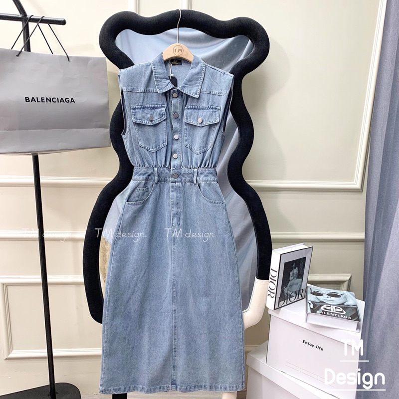 Đầm sơ mi jean sát nách phối túi hộp sang trọng VIENS STORE