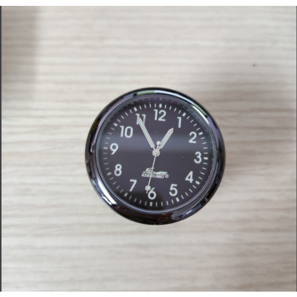 Đông hồ thạch anh mini trang trí trên xe ô tô mẫu tròn có phát dạ quang