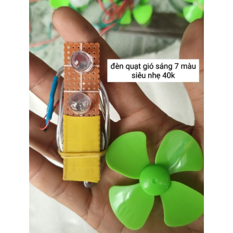 Đèn quạt gió nháy 7 màu siêu nhẹ