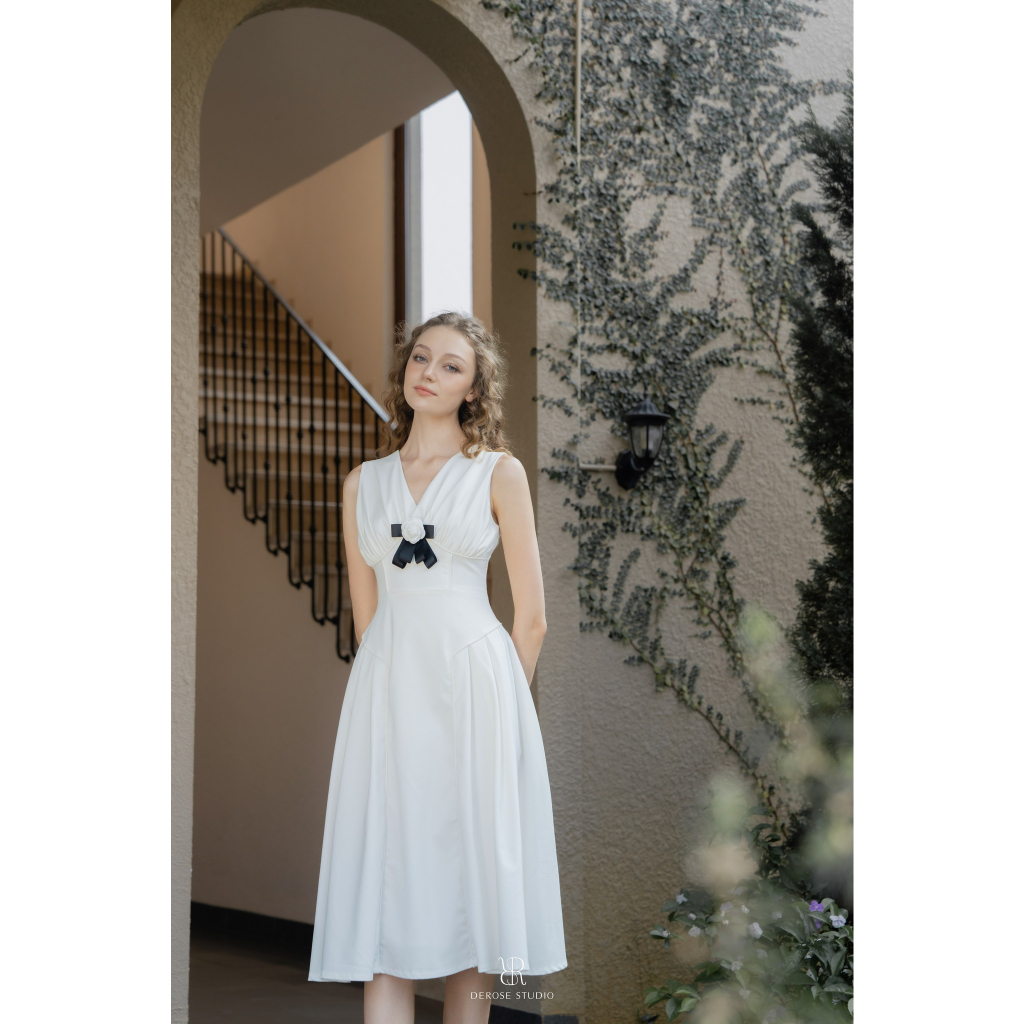 LAMER DRESS - Váy đầm cộc tay trắng đính nơ đen