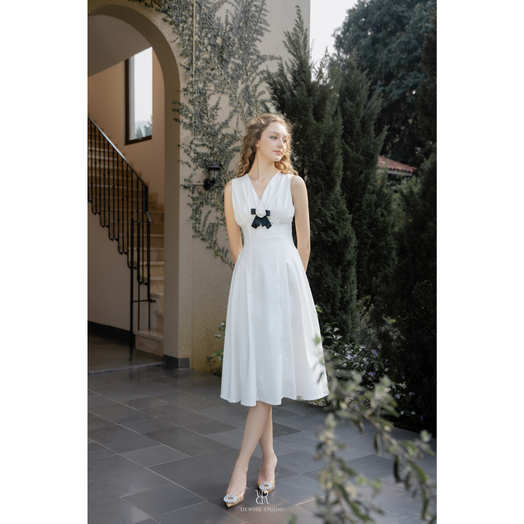LAMER DRESS - Váy đầm cộc tay trắng đính nơ đen