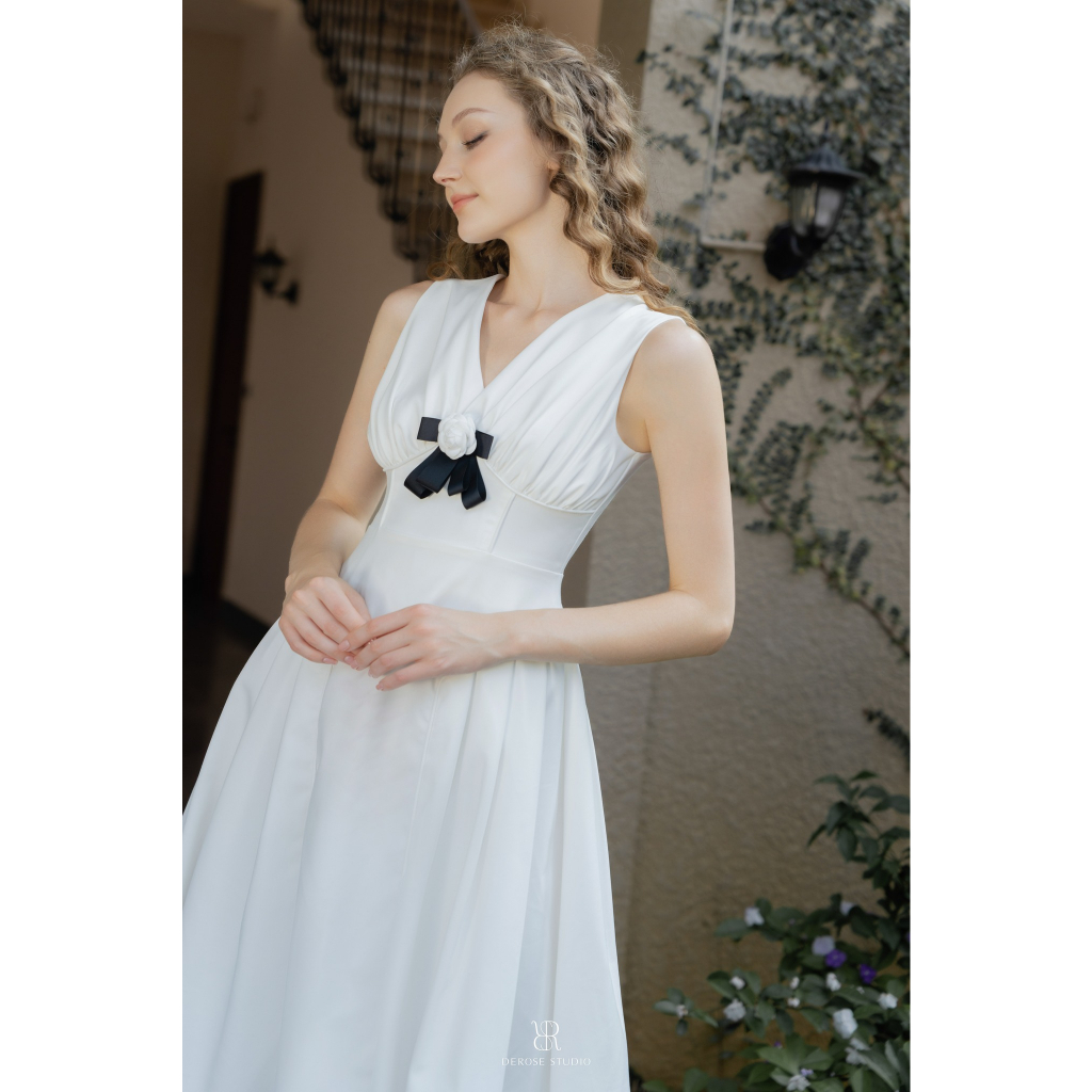 LAMER DRESS - Váy đầm cộc tay trắng đính nơ đen