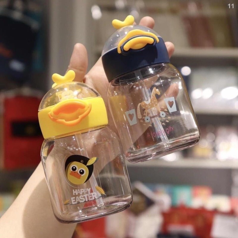 Bình Nước Nhựa Có Ống Hút Chống Rơi Dung Tích 400ML,Bình Đựng Nước Nhựa Dễ Thương Hình Chú Vịt Cute Hàn Quốc Cho Bé