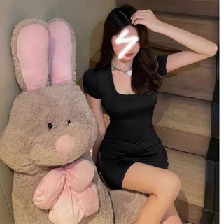đầm cổ vuông tay ngắn