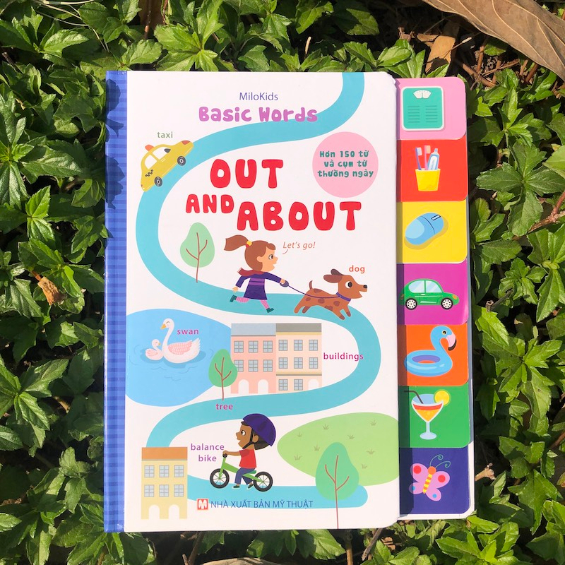 Basic Words - Out and About - Sách Tiếng Anh Cơ Bản Cho Bé - Bìa Cứng (Minh Long)